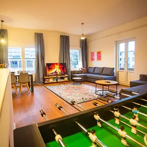 120qm/ Loft/ Tischkicker Apartment Hamburg